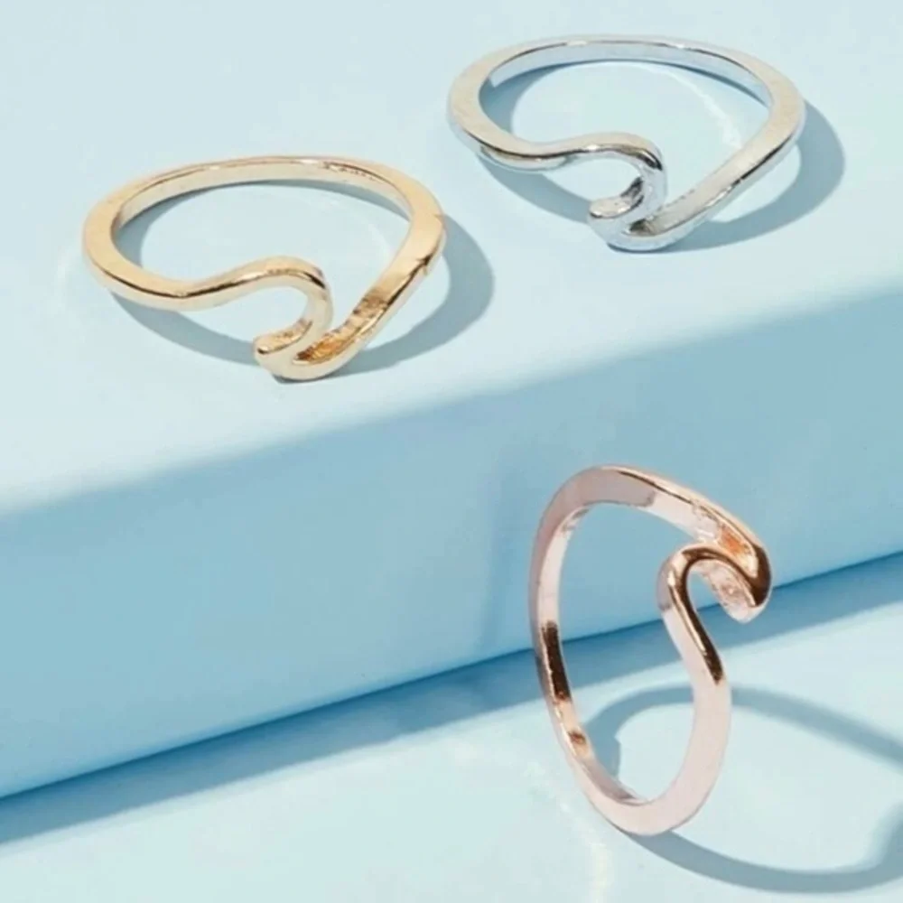 3/$30 🤍💛❤️ 3pcs Wave Ring
